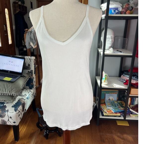 Lot of 2 Ribbed Tank Tops Plunging Neckline Beaded White & Maroon size XL, 14/16 - Picture 2 of 11